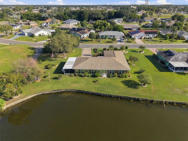 211 STONEHAM DRIVE, Sun City Center, FL 33573
