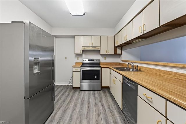 3097 Glastonbury DR, Virginia Beach, VA 23453