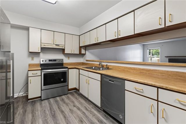 3097 Glastonbury DR, Virginia Beach, VA 23453