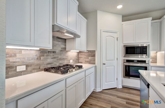 943 Creek Bed Drive, New Braunfels, TX 78130