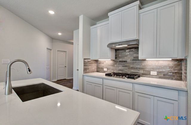 943 Creek Bed Drive, New Braunfels, TX 78130