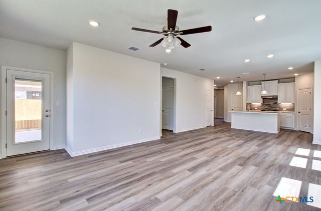 943 Creek Bed Drive, New Braunfels, TX 78130