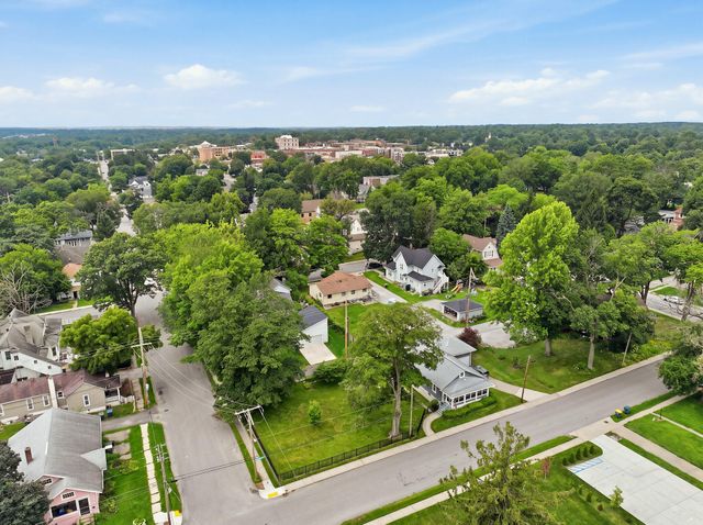 256 Garfield Avenue, Valparaiso, IN 46383