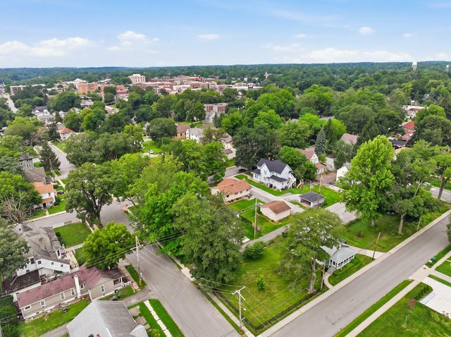 256 Garfield Avenue, Valparaiso, IN 46383