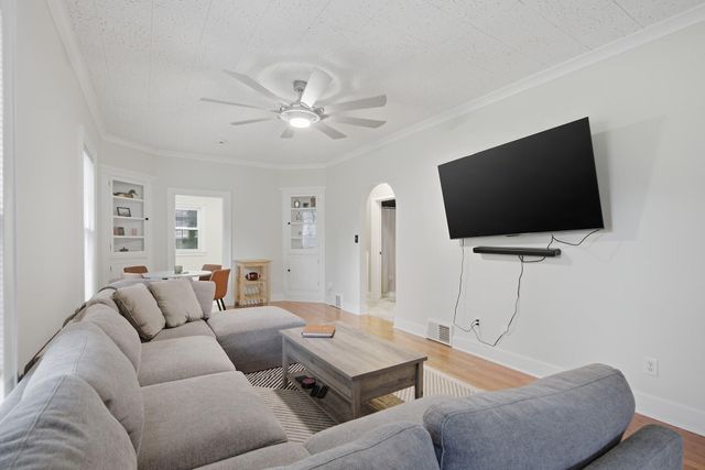 256 Garfield Avenue, Valparaiso, IN 46383