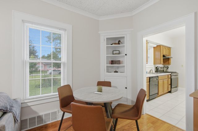 256 Garfield Avenue, Valparaiso, IN 46383