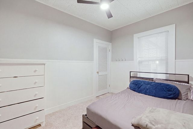 256 Garfield Avenue, Valparaiso, IN 46383