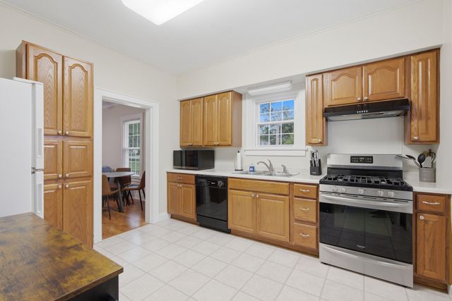 256 Garfield Avenue, Valparaiso, IN 46383