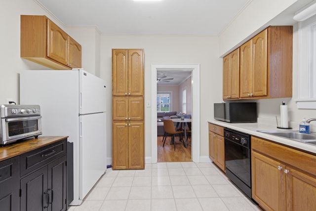 256 Garfield Avenue, Valparaiso, IN 46383