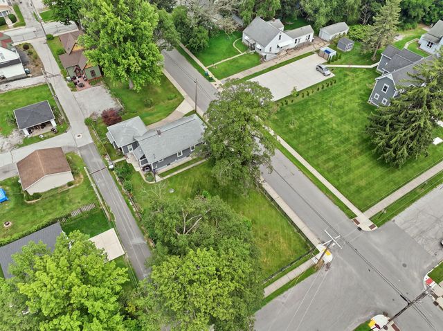 256 Garfield Avenue, Valparaiso, IN 46383