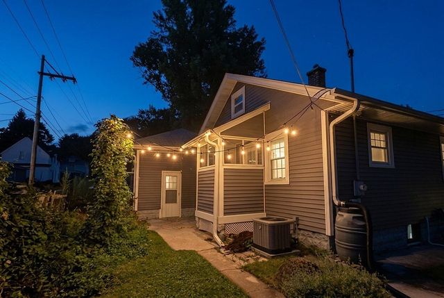 256 Garfield Avenue, Valparaiso, IN 46383