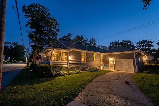 256 Garfield Avenue, Valparaiso, IN 46383