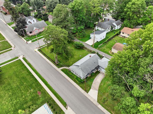 256 Garfield Avenue, Valparaiso, IN 46383