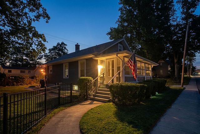 256 Garfield Avenue, Valparaiso, IN 46383