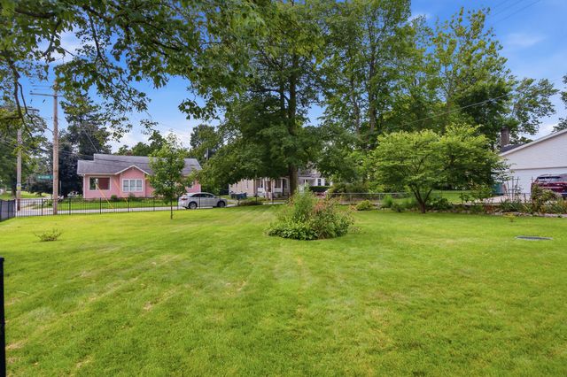 256 Garfield Avenue, Valparaiso, IN 46383