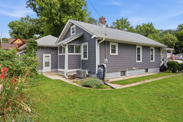 256 Garfield Avenue, Valparaiso, IN 46383