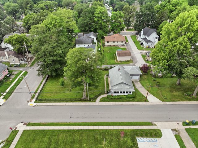 256 Garfield Avenue, Valparaiso, IN 46383