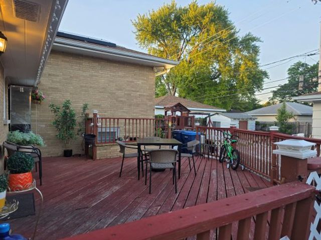 2321 Walnut Street, Waukegan, IL 60087