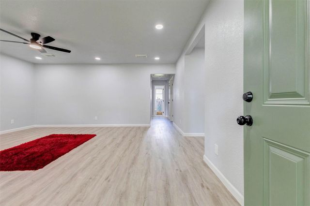 218 S Nugent Street, La Porte, TX 77571