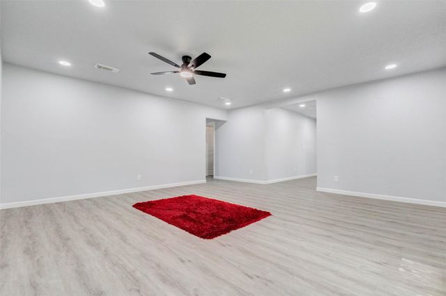 218 S Nugent Street, La Porte, TX 77571
