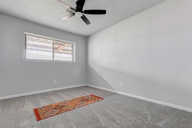 218 S Nugent Street, La Porte, TX 77571