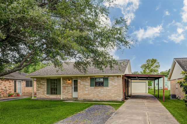 218 S Nugent Street, La Porte, TX 77571
