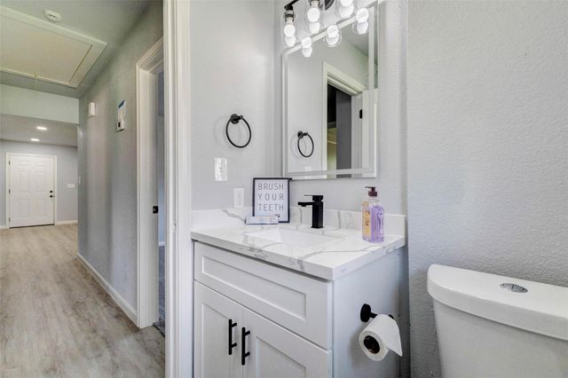 218 S Nugent Street, La Porte, TX 77571