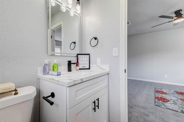 218 S Nugent Street, La Porte, TX 77571