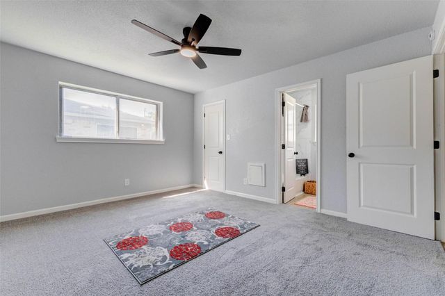 218 S Nugent Street, La Porte, TX 77571
