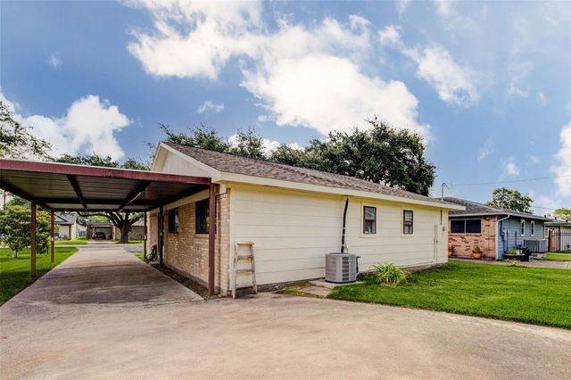 218 S Nugent Street, La Porte, TX 77571