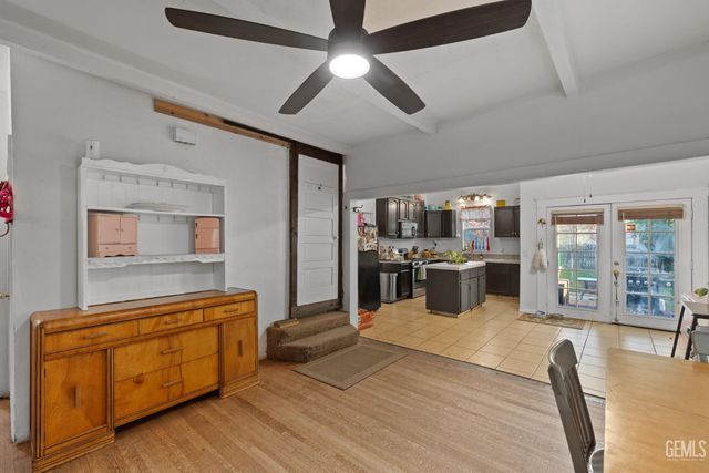 1919 Maple Avenue, Bakersfield, CA 93304