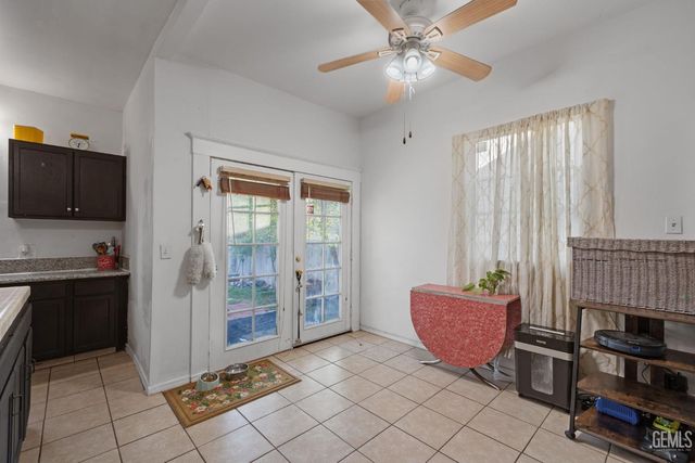 1919 Maple Avenue, Bakersfield, CA 93304