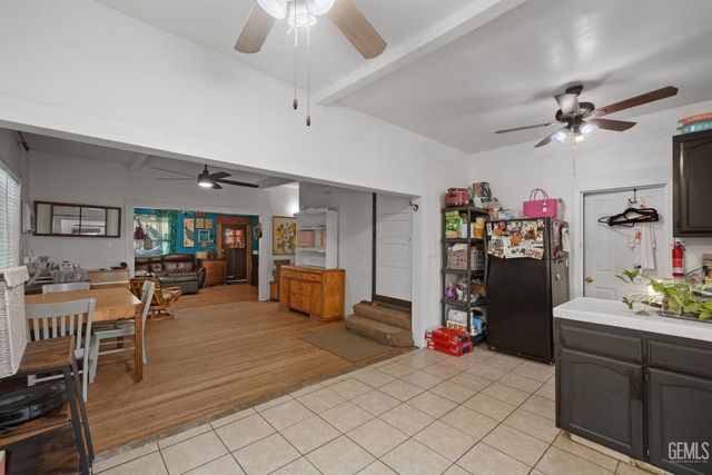 1919 Maple Avenue, Bakersfield, CA 93304