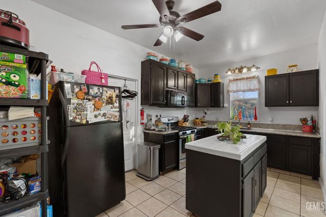 1919 Maple Avenue, Bakersfield, CA 93304