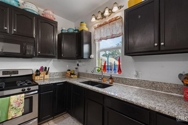 1919 Maple Avenue, Bakersfield, CA 93304