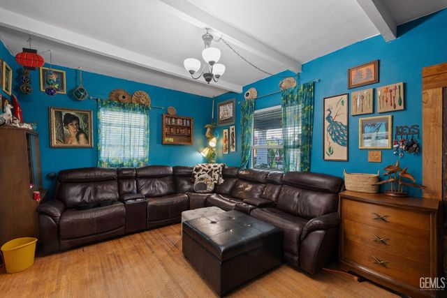 1919 Maple Avenue, Bakersfield, CA 93304