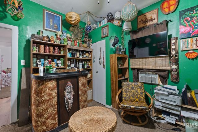 1919 Maple Avenue, Bakersfield, CA 93304