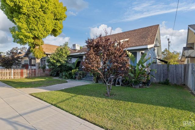 1919 Maple Avenue, Bakersfield, CA 93304