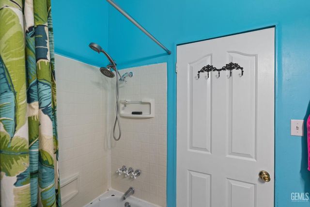 1919 Maple Avenue, Bakersfield, CA 93304