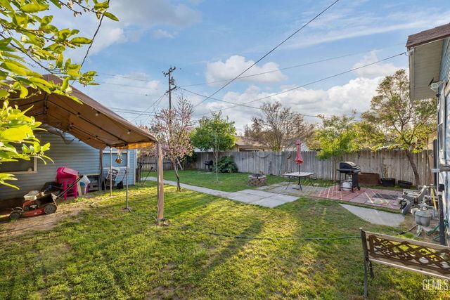 1919 Maple Avenue, Bakersfield, CA 93304