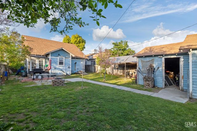 1919 Maple Avenue, Bakersfield, CA 93304