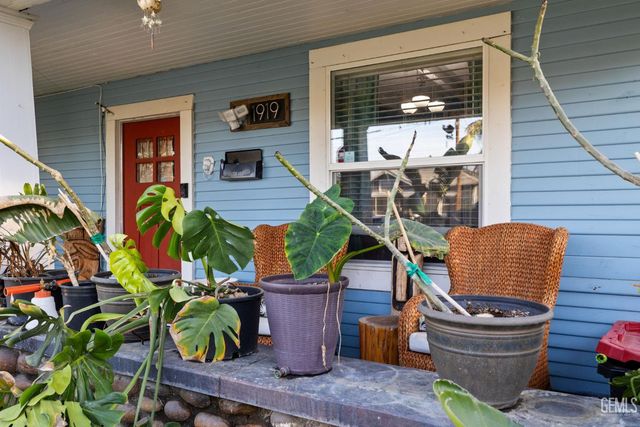 1919 Maple Avenue, Bakersfield, CA 93304