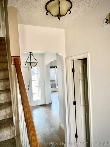 9515 E 99th Place, Tulsa, OK 74133