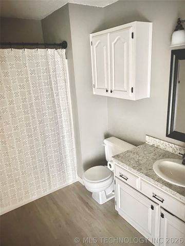 9515 E 99th Place, Tulsa, OK 74133