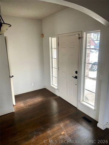 9515 E 99th Place, Tulsa, OK 74133