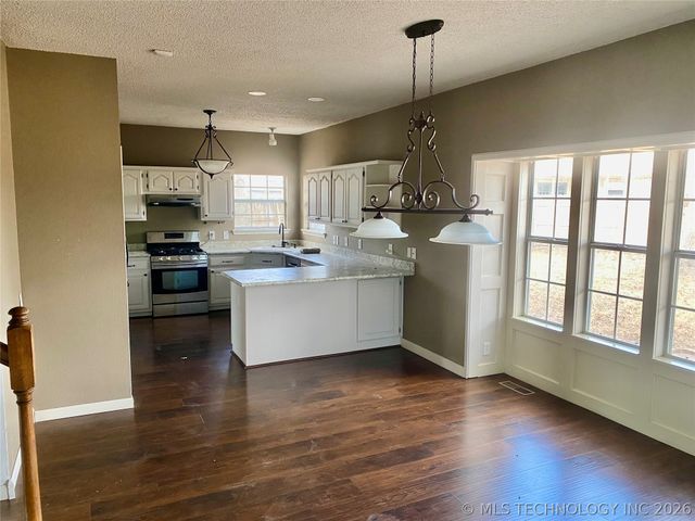 9515 E 99th Place, Tulsa, OK 74133