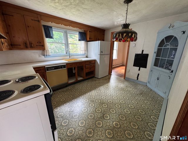 43 Sycamore Road, Milford, CT 06460