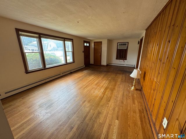 43 Sycamore Road, Milford, CT 06460