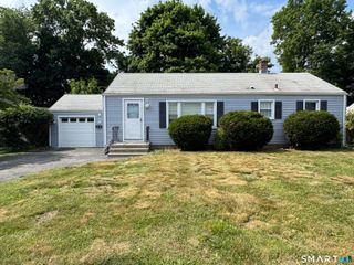 43 Sycamore Road, Milford, CT 06460