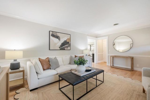 725 Panchita Way, Los Altos, CA 94022